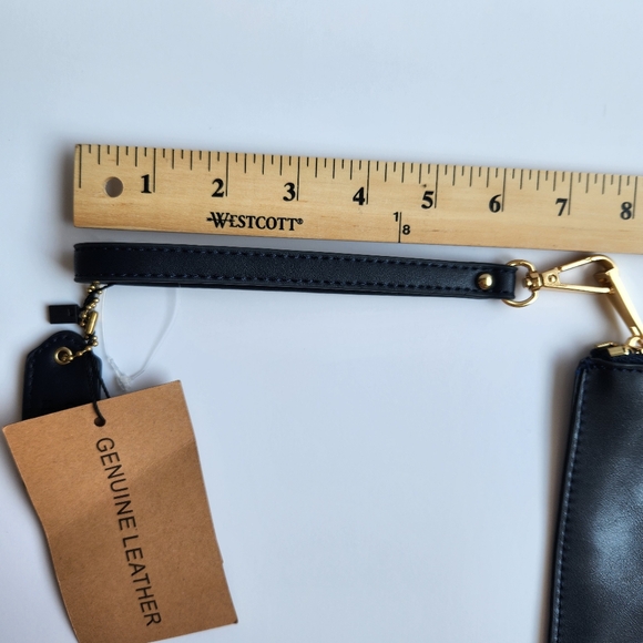 Savanna Genuine Leather Navy Wristlet Pouch Bag Zipper Soft New With Tags - Picture 14 of 15